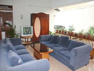 Edelweis Hotel Бандунг Екстериор снимка